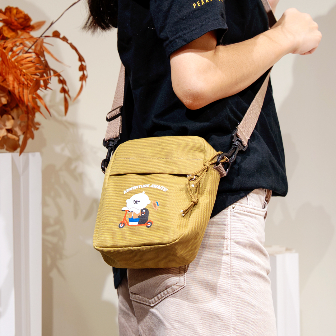 冒險出遊小背包實際穿戴展示圓形視覺圖